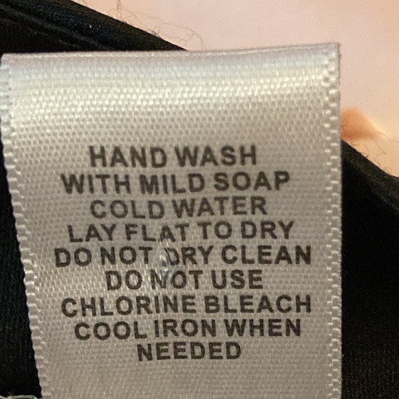 NWOT - Caché Pink Silk Sleeveless Halter Blouse Black Rhinestone Collar - Sz L* - Picture 6 of 15